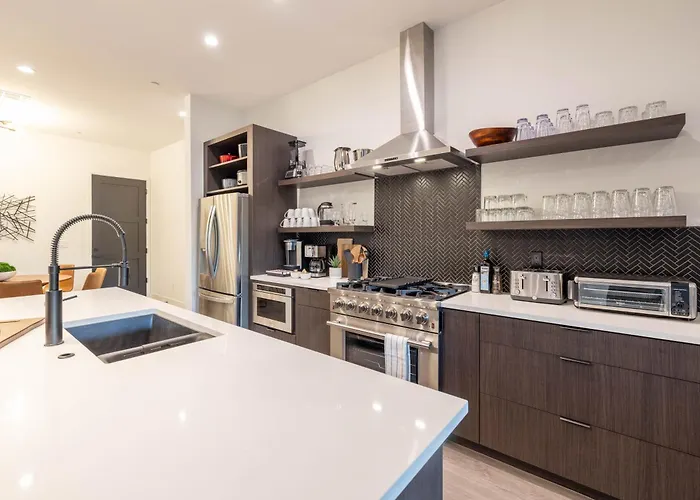 3 Bedrooms * Scottsdale